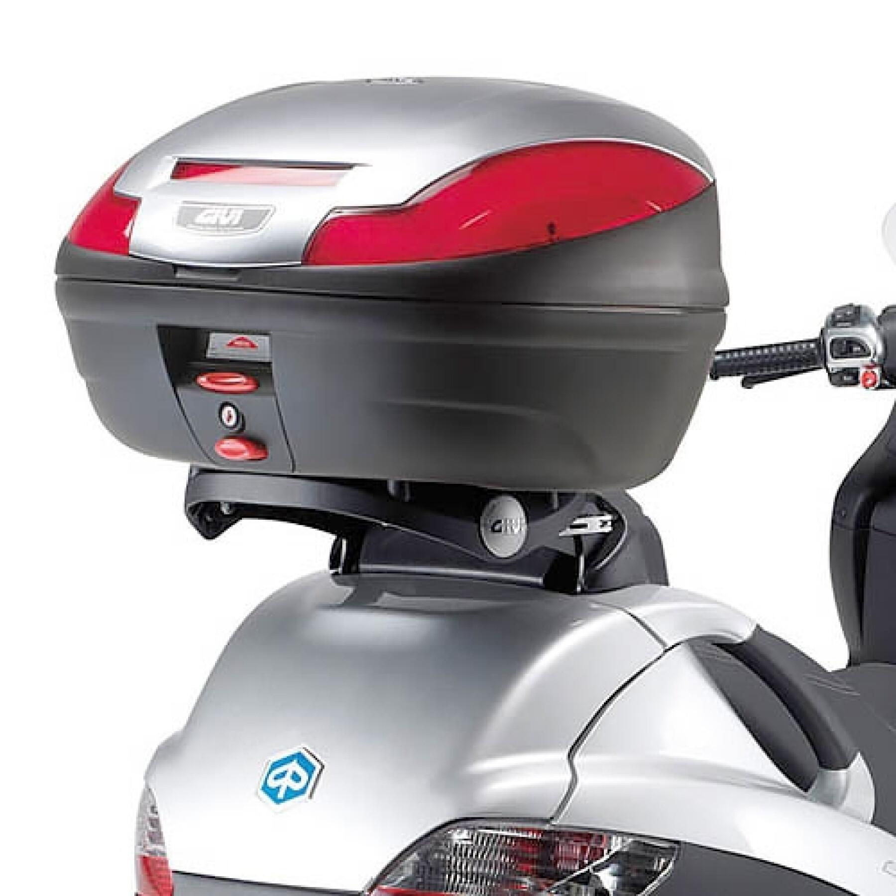 Top case Givi V46N pour montage sur scooter et moto